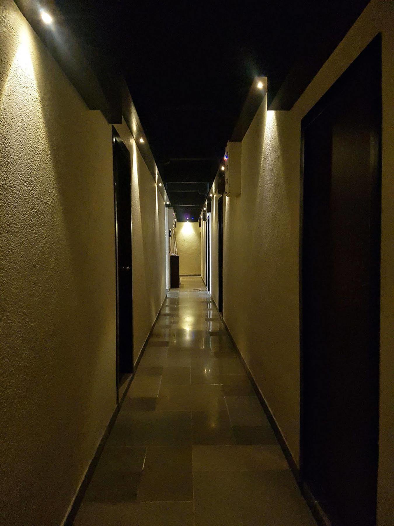 Hotel Kumkum Bombay Eksteriør billede